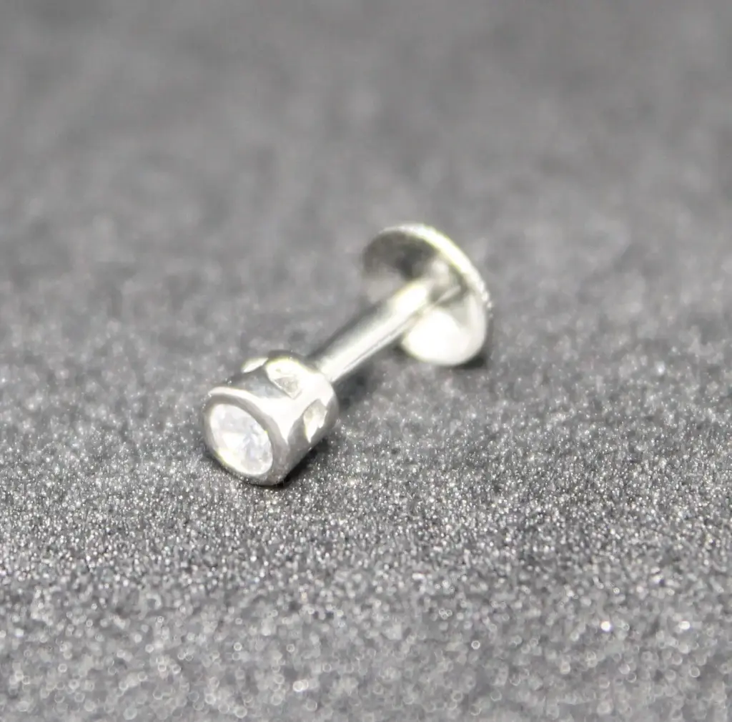 Stud with Stone
